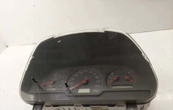 Speedometer (instrument cluster)