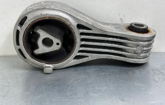 Citroen C4 SpaceTourer Engine mount bracket 9816838580