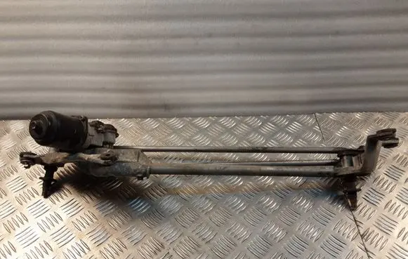 Honda CR-V Front wiper linkage 