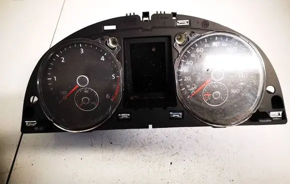 Volkswagen PASSAT B7 Speedometer (instrument cluster) 3aa920970j