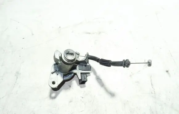 Audi A6 S6 C6 4F Tailgate exterior lock 8E0827573
