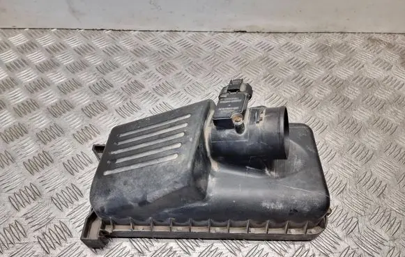 Toyota Avensis T250 Mass air flow meter AFH70M23 17705 2220427010