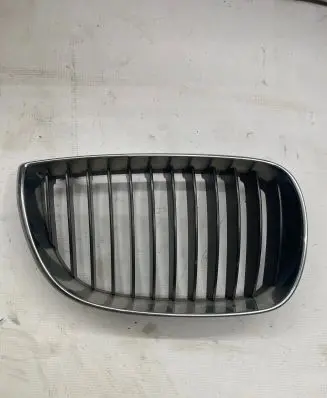 BMW 1 E81 E87 Front grill 71286149 7077130 7128614