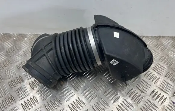 BMW 4 G22 G23 G24 G26 Intake resonator 8656983
