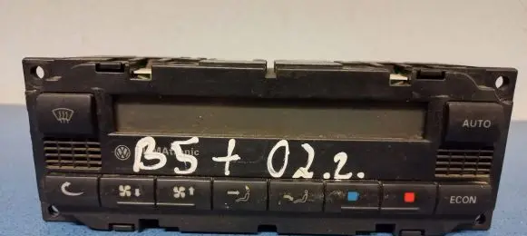 Volkswagen PASSAT B5.5 Climate control unit 0004GP