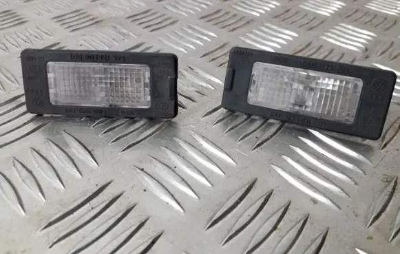 Volkswagen Touran II Number plate light 5N0943021