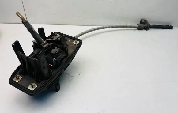 Audi A4 S4 B5 8D Gear shifter/selector 8D0713041K