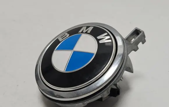 BMW 6 E63 E64 Manufacturers badge/model letters 7200896 10862510