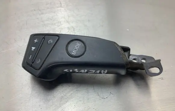 Toyota Avensis T250 Other switches/knobs/shifts 75B596