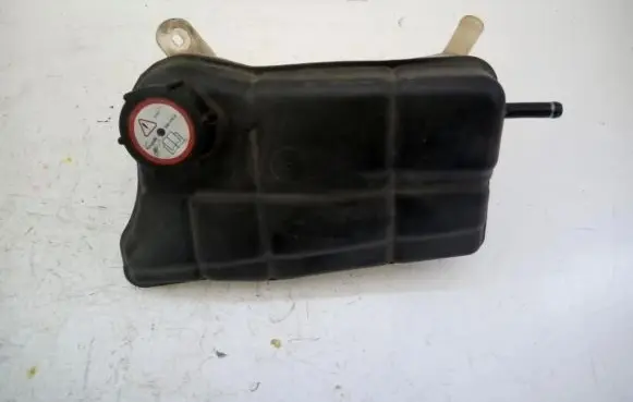 Ford Mondeo Mk III Brake fluid reservoir 