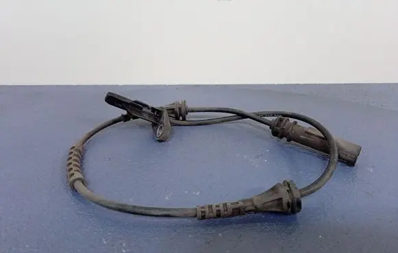 BMW 2 F44 ABS wheel speed sensor 6895882