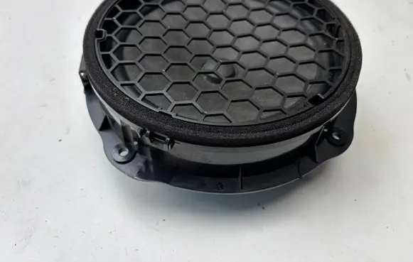 Audi A3 S3 8V Front door speaker 8V0035415