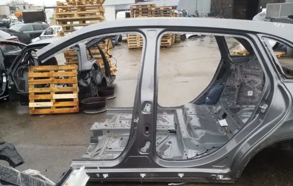 Mercedes-Benz B W246 W242 Pillar (middle) 