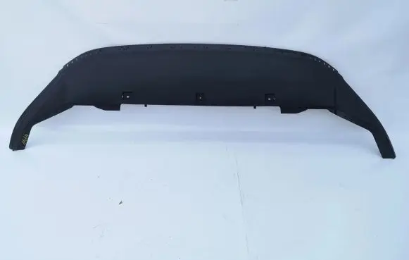 Front bumper lip