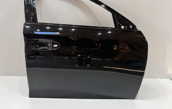 Peugeot 208 II Front door 