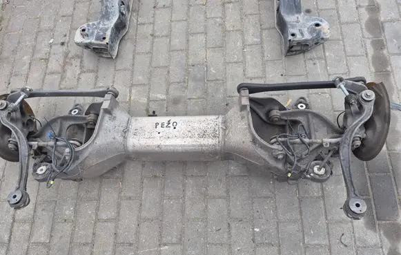 Peugeot 508 Rear subframe 9640718610