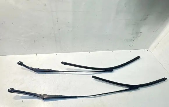 Audi A4 S4 B8 8K Front wiper blade arm 8K2955407 8K2955408