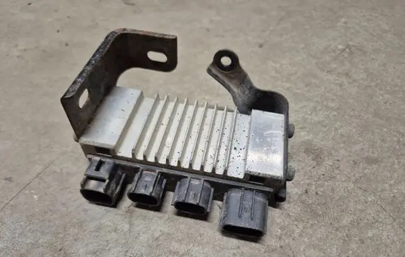 Toyota Hilux (AN10, AN20, AN30) Glow plug pre-heat relay 2855130010
