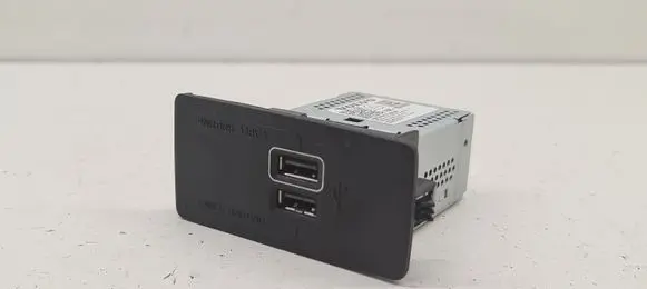 Volvo V60 USB socket connector 31407038