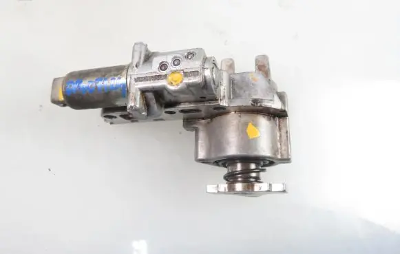 Volkswagen PASSAT B5 Timing belt/chain tensioner 058109088D