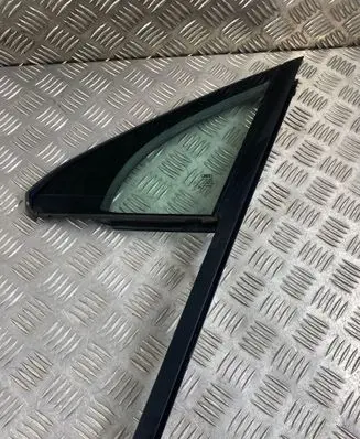 Audi Q7 4M Front door vent window glass four-door 4M0845113