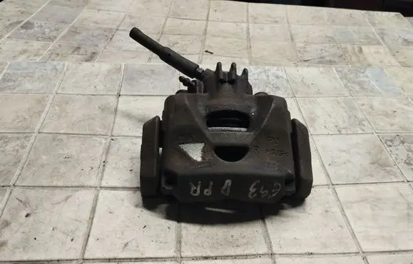 Peugeot 5008 Front brake caliper