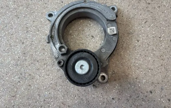 BMW X3 G01 Generator/alternator belt tensioner 8579118