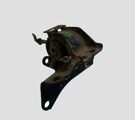 Toyota Avensis T250 Engine mount bracket
