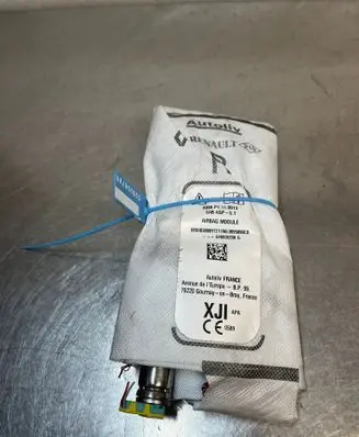 Dacia Sandero III Trunk lid opening control unit 