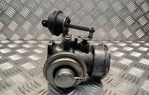 Audi A4 S4 B6 8E 8H EGR valve 038129637L
