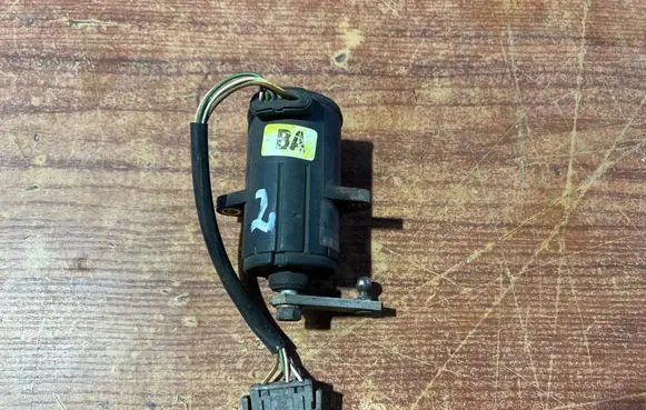 Opel Omega B2 Accelerator pedal position sensor 969100299 0205001039