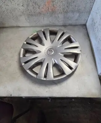 Citroen C4 I Picasso R16 wheel hub/cap/trim 9657838280