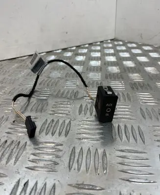 BMW 3 E90 E91 AUX in-socket connector 6930561 9219248