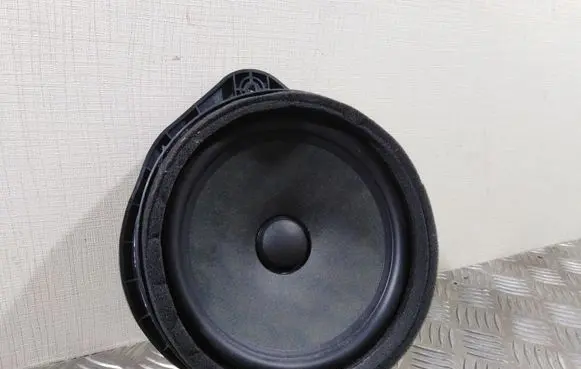 Opel Zafira C Front door speaker