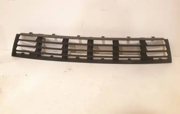 Audi A4 S4 B5 8D Front bumper lower grill 8D0807683