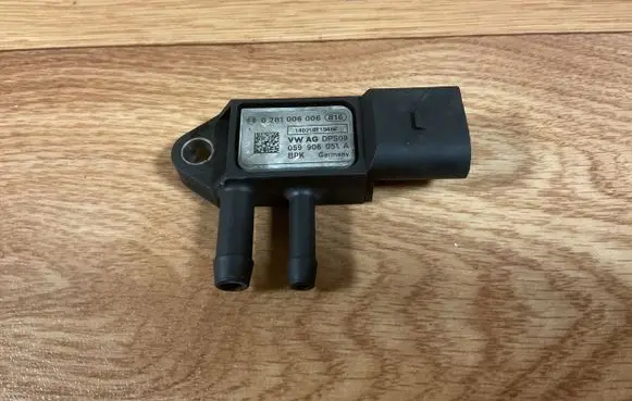 Volkswagen Touareg II Exhaust gas pressure sensor 0281006006 059906051A 140218T1946E