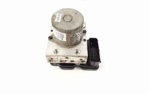Hyundai Santa Fe ABS Pump 589202W980
