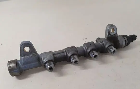 Opel Insignia A Fuel main line pipe 55576177