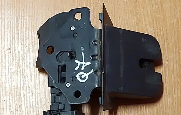 Audi Q7 4L Tailgate/trunk/boot lock/catch/latch 8P4827505C