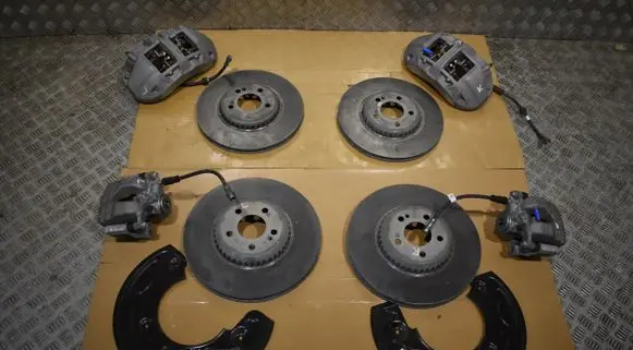 Mercedes-Benz E W214 Brake discs and calipers set A2064217500 A2064218801 A2064238500
