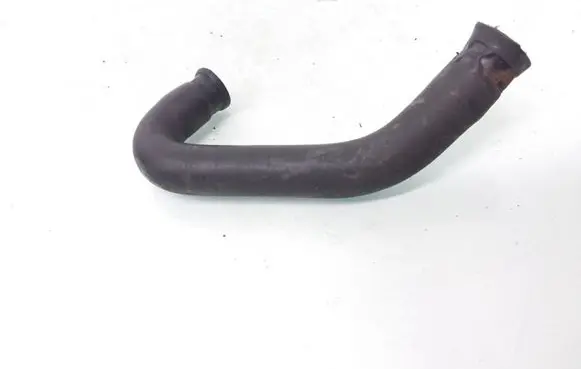 Volkswagen PASSAT B5 Engine coolant pipe/hose 058121058B