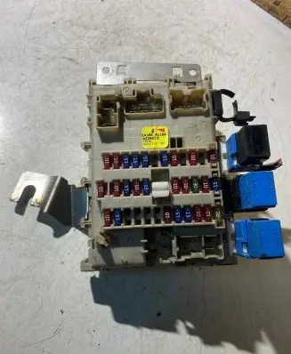 Nissan Almera Tino Fuse box set 243504U100