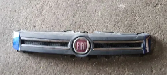 Fiat Panda II Front bumper upper radiator grill 735353899