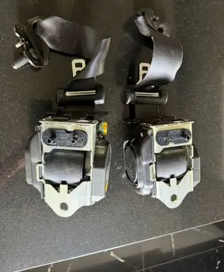 Mercedes-Benz E W213 Rear seatbelt 