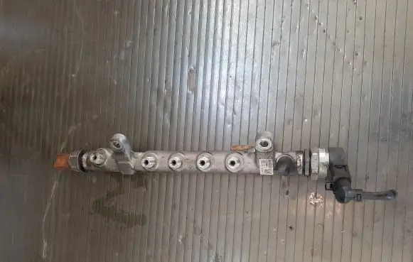 Volkswagen Scirocco Fuel main line pipe 03L089G