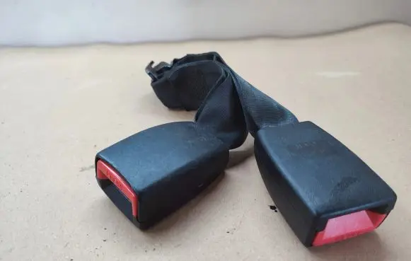 Hyundai Sonata Rear seatbelt buckle
