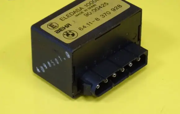 BMW 3 E36 Air conditioner control unit module 8370928 64.11-8370928 64118370928