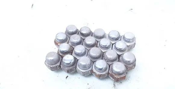 KIA Sorento Nuts/bolts 
