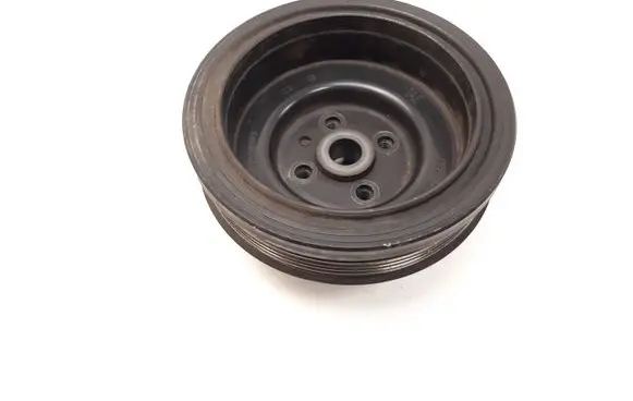Volkswagen Caddy Crankshaft pulley 038105243M