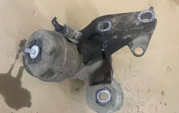Audi A6 S6 C6 4F Engine mounting bracket 4f019935211
